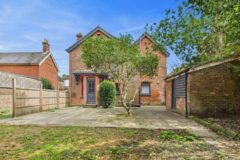Malthouse Road, Crawley RH10