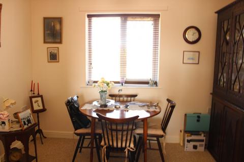 2 bedroom flat for sale, The Hawthorns, Lutterworth LE17