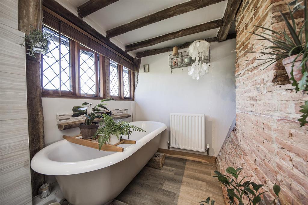 Roll Top Bath