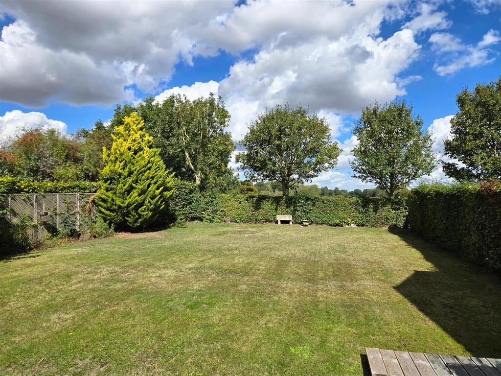 REAR GARDEN (Amenity land)