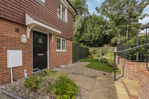 3 bedroom end of terrace house for sale, Ashtead/Leatherhead borders