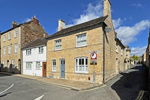 3 bedroom end of terrace house to rent, Blackfriars Street, Stamford