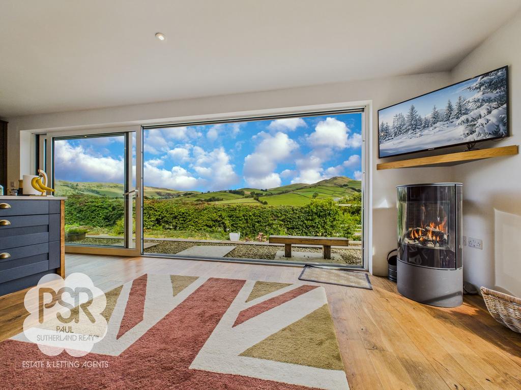 Open-Plan Kitchen Living Space - Stunning Views