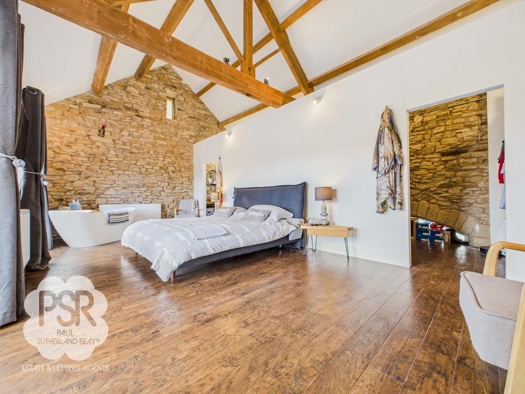 Principal Suite Bedroom