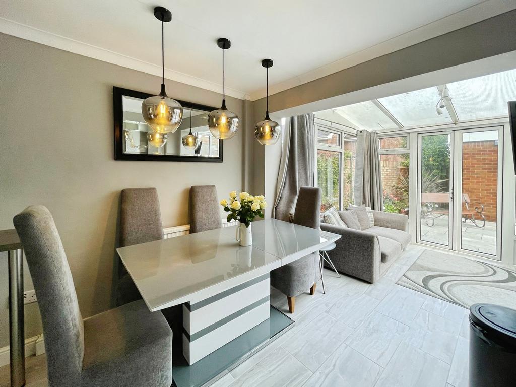 Kitchen/Breakfast