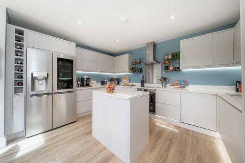 4 bedroom semi-detached house for sale, Loudwater Road, Sunbury-On-Thames TW16