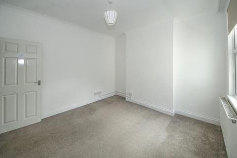1 bedroom in a house share to rent, Brownlow Road, Bounds Green, London, N11