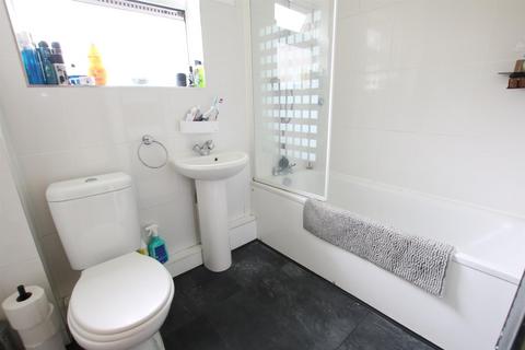 40 Cressall Close, Leatherhead, KT22 7DZ