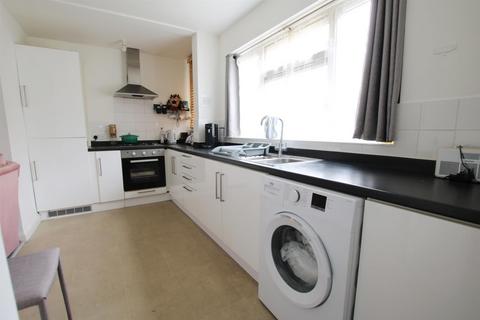 40 Cressall Close, Leatherhead, KT22 7DZ