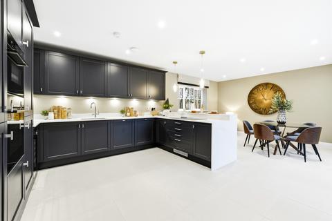 5 bedroom detached house for sale, The Oaks, Essex CM24