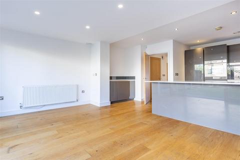 4 bedroom townhouse for sale, Mowbray Close, Epping