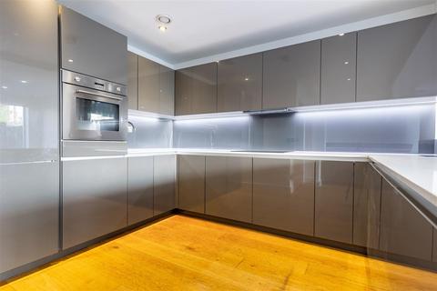 4 bedroom townhouse for sale, Mowbray Close, Epping