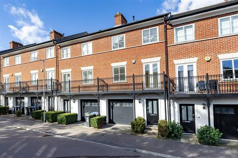 undefined, Mowbray Close, Epping
