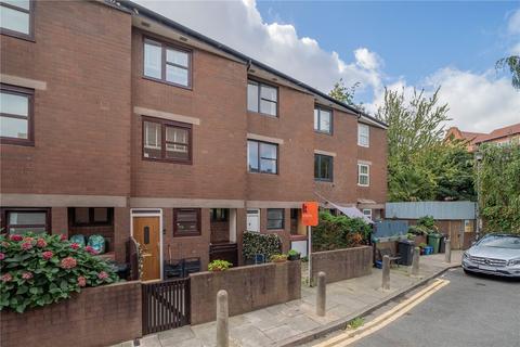 11 Moye Close, London, E2 8QN
