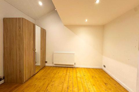 undefined, London, SE27