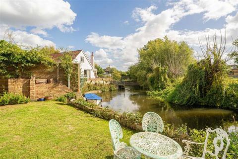 undefined, The Creek, Sunbury-On-Thames TW16