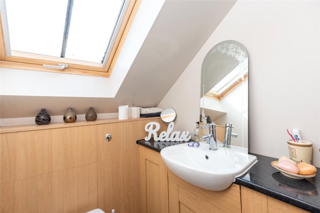 Annexe Cloakroom