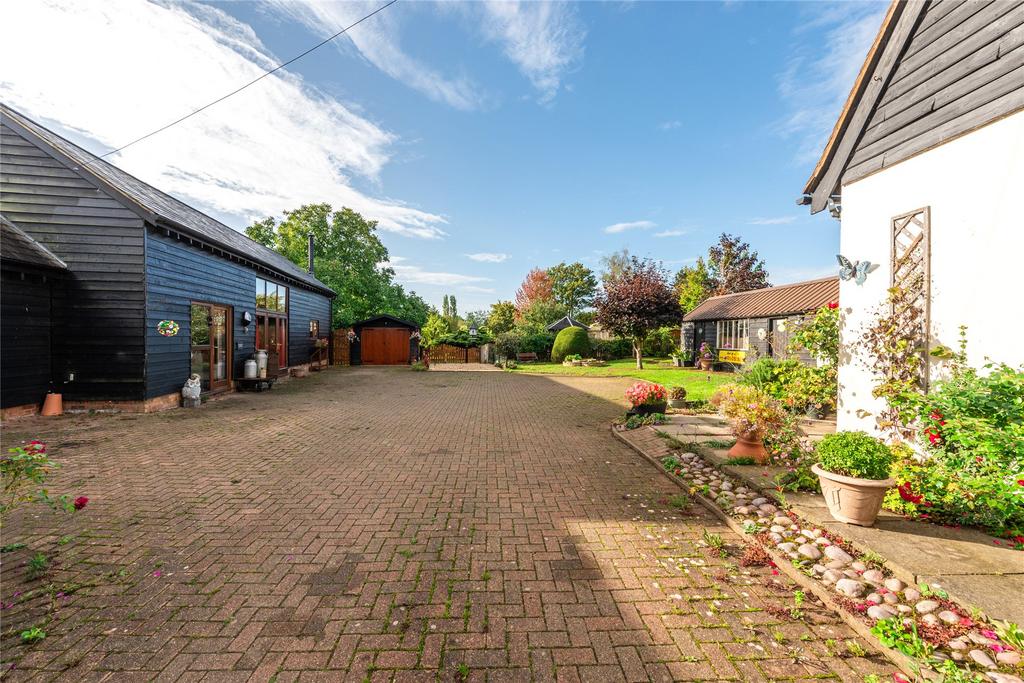 Driveway/Parking