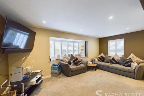 4 bedroom end of terrace house for sale, Upland Way, Epsom, KT18
