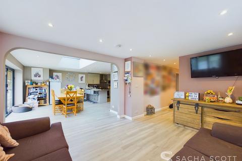 4 bedroom end of terrace house for sale, Upland Way, Epsom, KT18