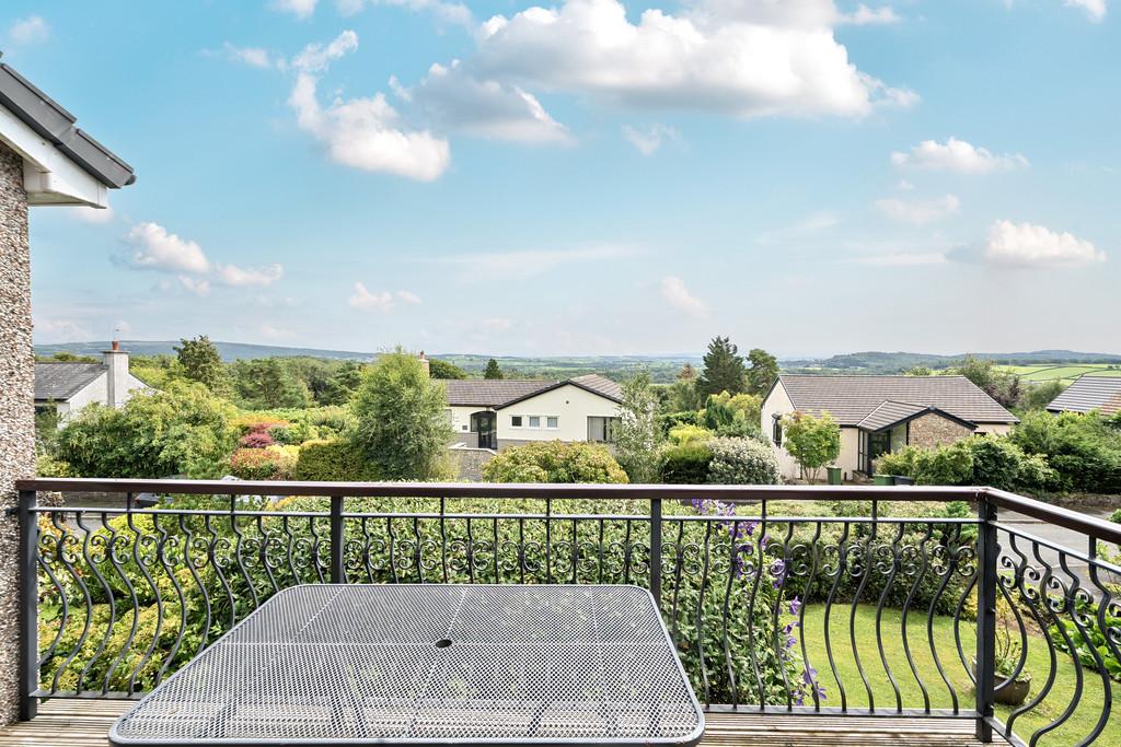 Balcony and Far Reaching