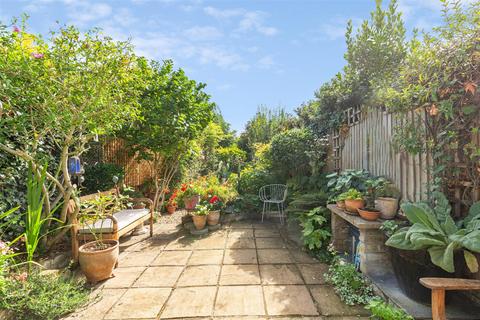 41 Spring Grove, London, W4 3NH