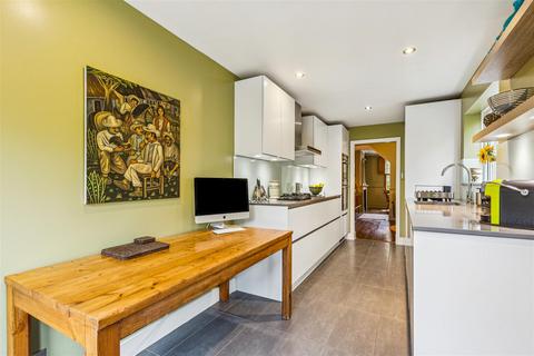 41 Spring Grove, London, W4 3NH