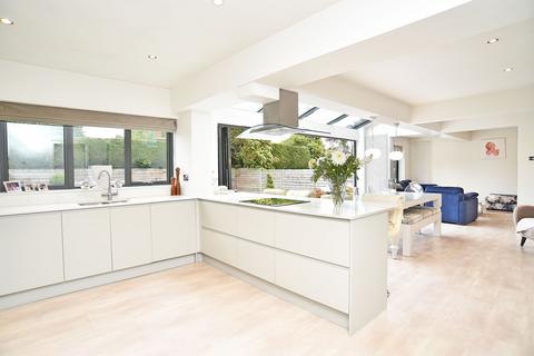 4 bedroom detached house for sale, Leeds Road, Harrogate, HG2