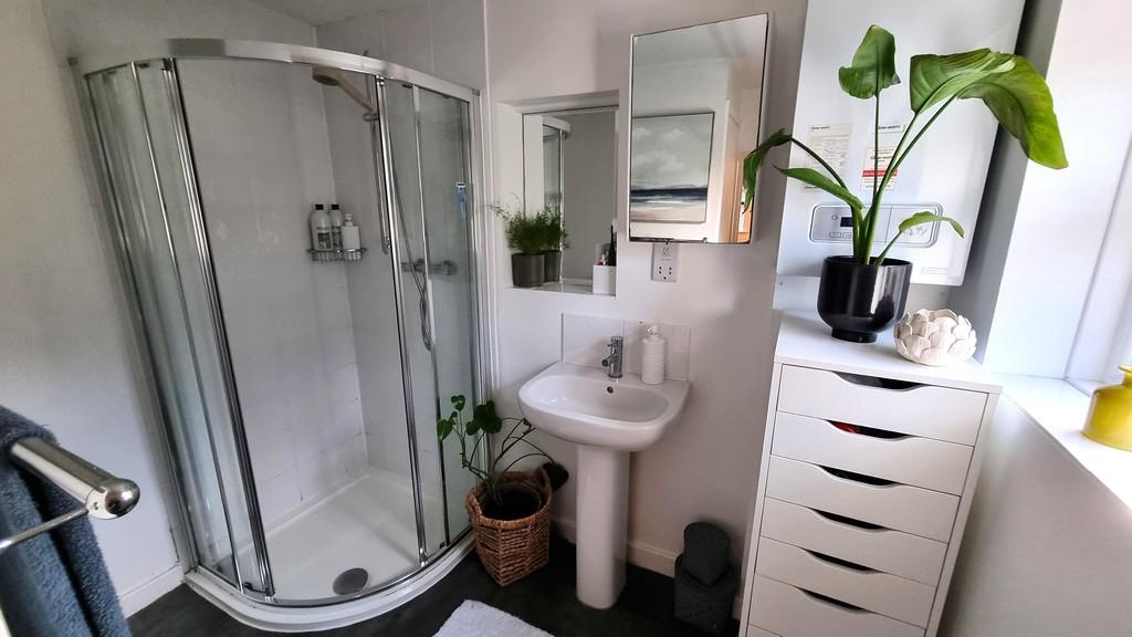 Annex shower