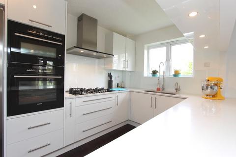 3 bedroom apartment for sale, Samuel Gray Gardens, Kingston Upon Thames KT2