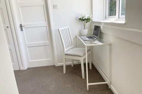 35 Caesars Road, Wheathampstead, St Albans, AL4 8NR