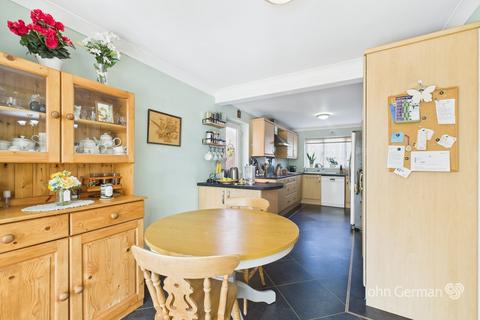 4 bedroom detached house for sale, Coronation Street, Swadlincote