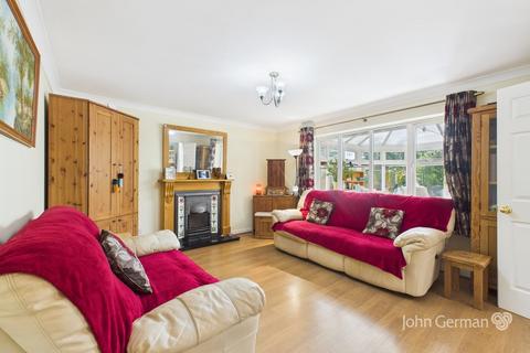 4 bedroom detached house for sale, Coronation Street, Swadlincote