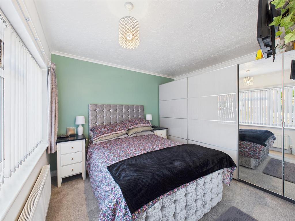 Bedroom: