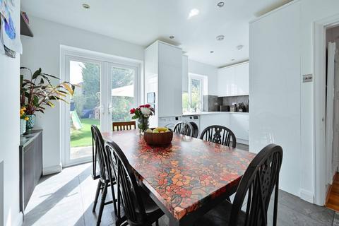 29 Springfield, Bushey Heath, Bushey, WD23 1GL