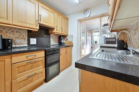 4 bedroom semi-detached house for sale, Trident Road, Watford, WD25