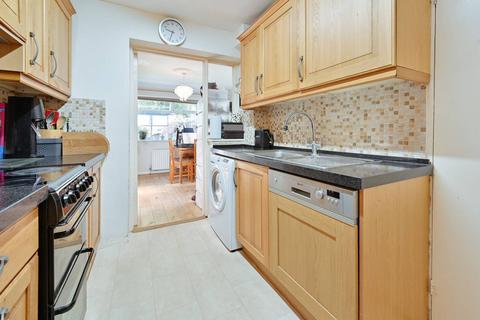 2 Trident Road, Watford, WD25 7AN