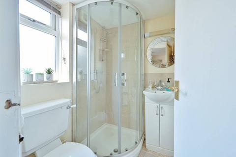 2 Trident Road, Watford, WD25 7AN