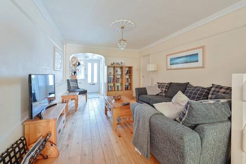 2 Trident Road, Watford, WD25 7AN