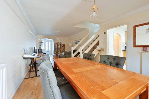 2 Trident Road, Watford, WD25 7AN