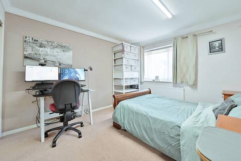 4 bedroom semi-detached house for sale, Trident Road, Watford, WD25
