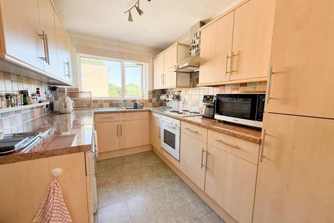 2 bedroom flat for sale, Kimberley Road, Poole, BH14