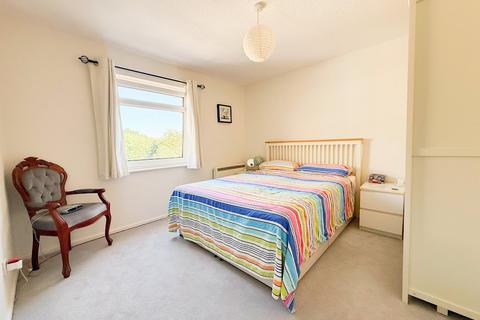 2 bedroom flat for sale, Kimberley Road, Poole, BH14