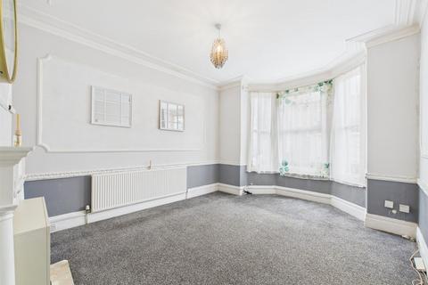 4 bedroom terraced house for sale, Lansdowne Road, Bridlington