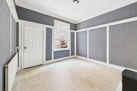 4 bedroom terraced house for sale, Lansdowne Road, Bridlington