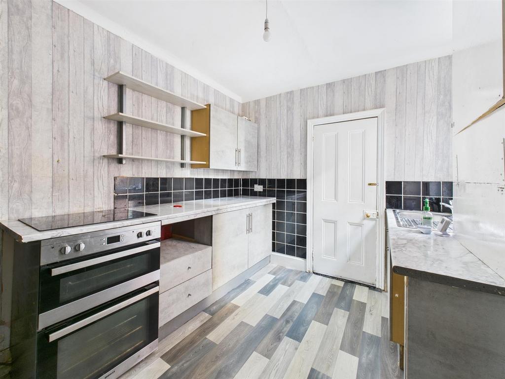 Kitchen: