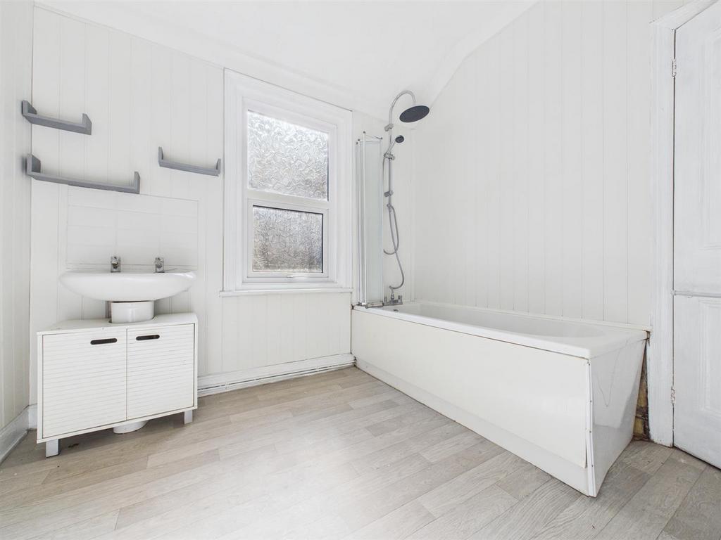 Bedroom: