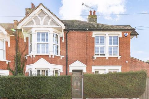 2 Warwick Road, Sidcup, DA14 6LJ