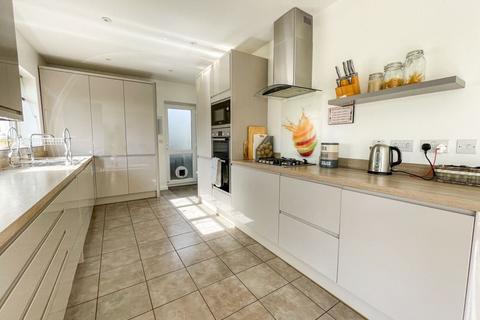 4 bedroom detached house for sale, Netley Firs Road, Hedge End, Southampton, SO30