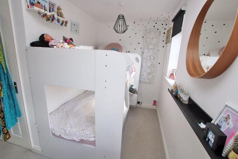 Bed 1 photo 3